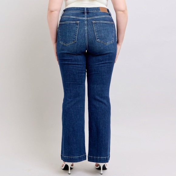 Judy Blue Full Size High Rise Flare Jeans with Pockets Plus Size - Picture 2 of 16